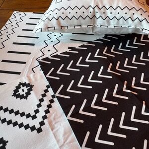 Black & White Throw Pillow Covers Geometric Pattern 17 x 17 Set of Four